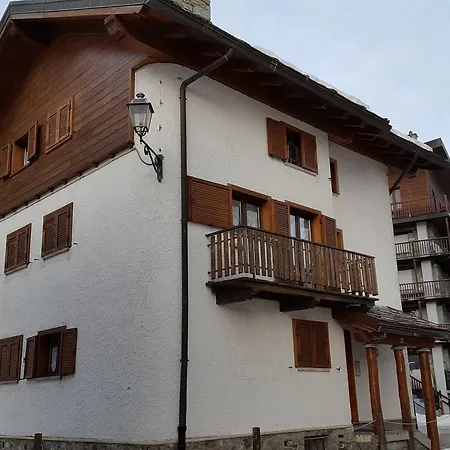 Appart hôtel Maison Rosalp *