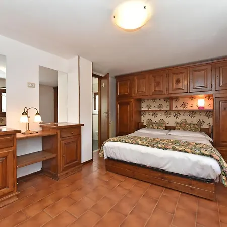 Maison Rosalp מלון דירות