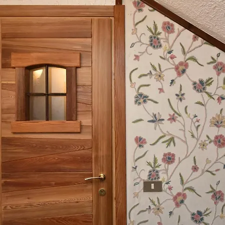 Maison Rosalp מלון דירות 3*